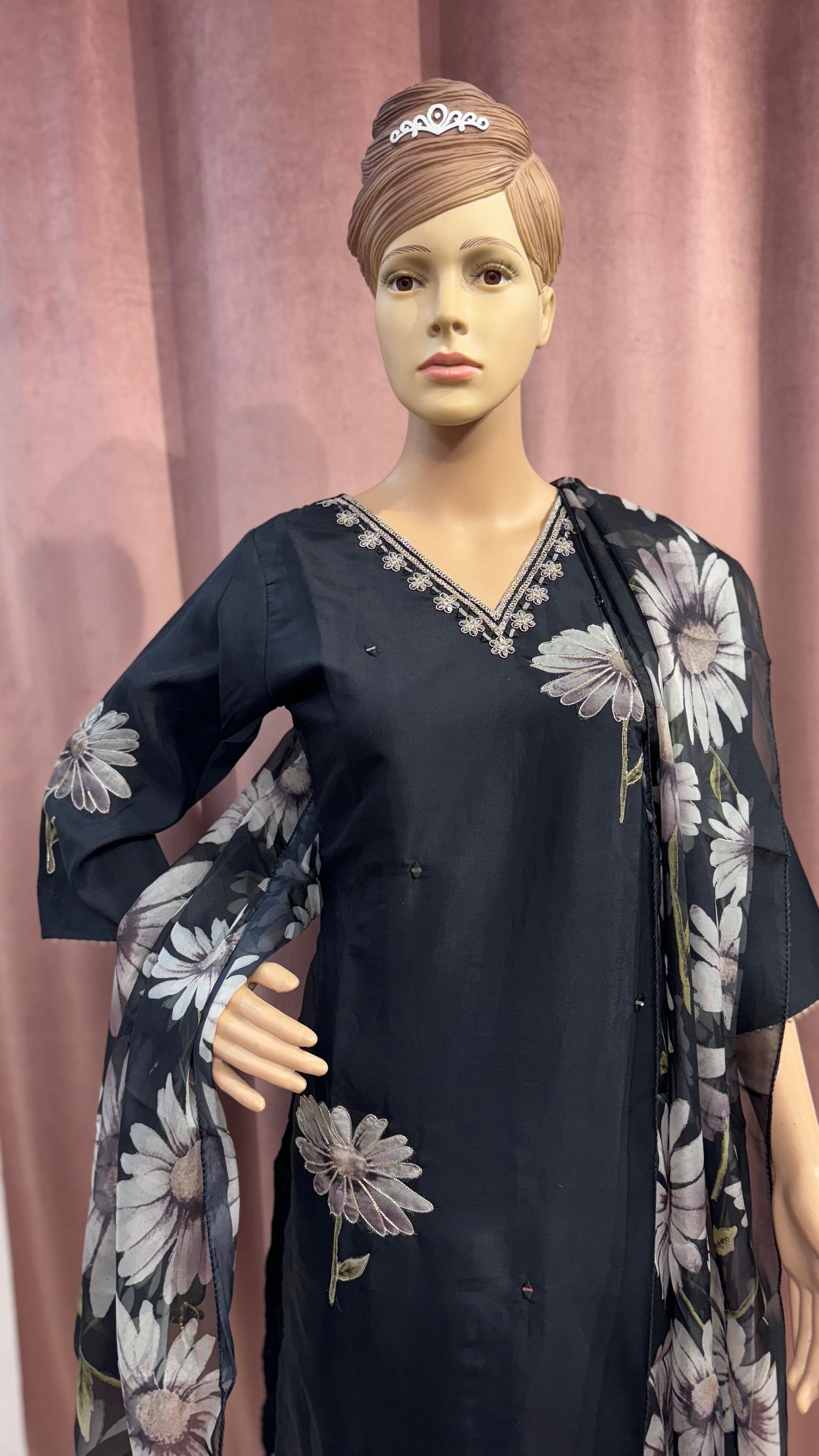 Black Floral Kurta Set with Dupatta – Inaya Noir
