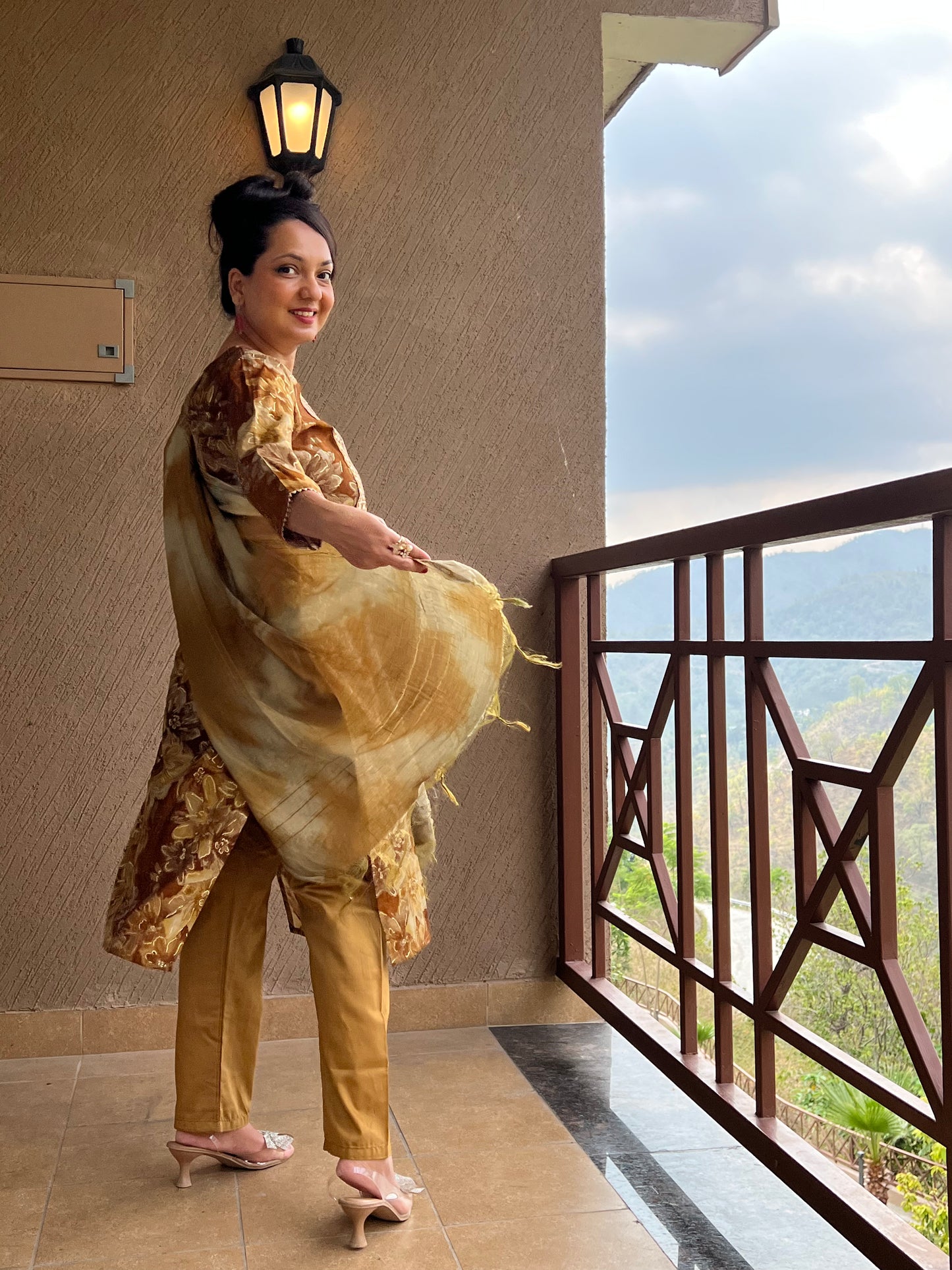Brown Floral Kurta Set with Dupatta – Suvarna Amber