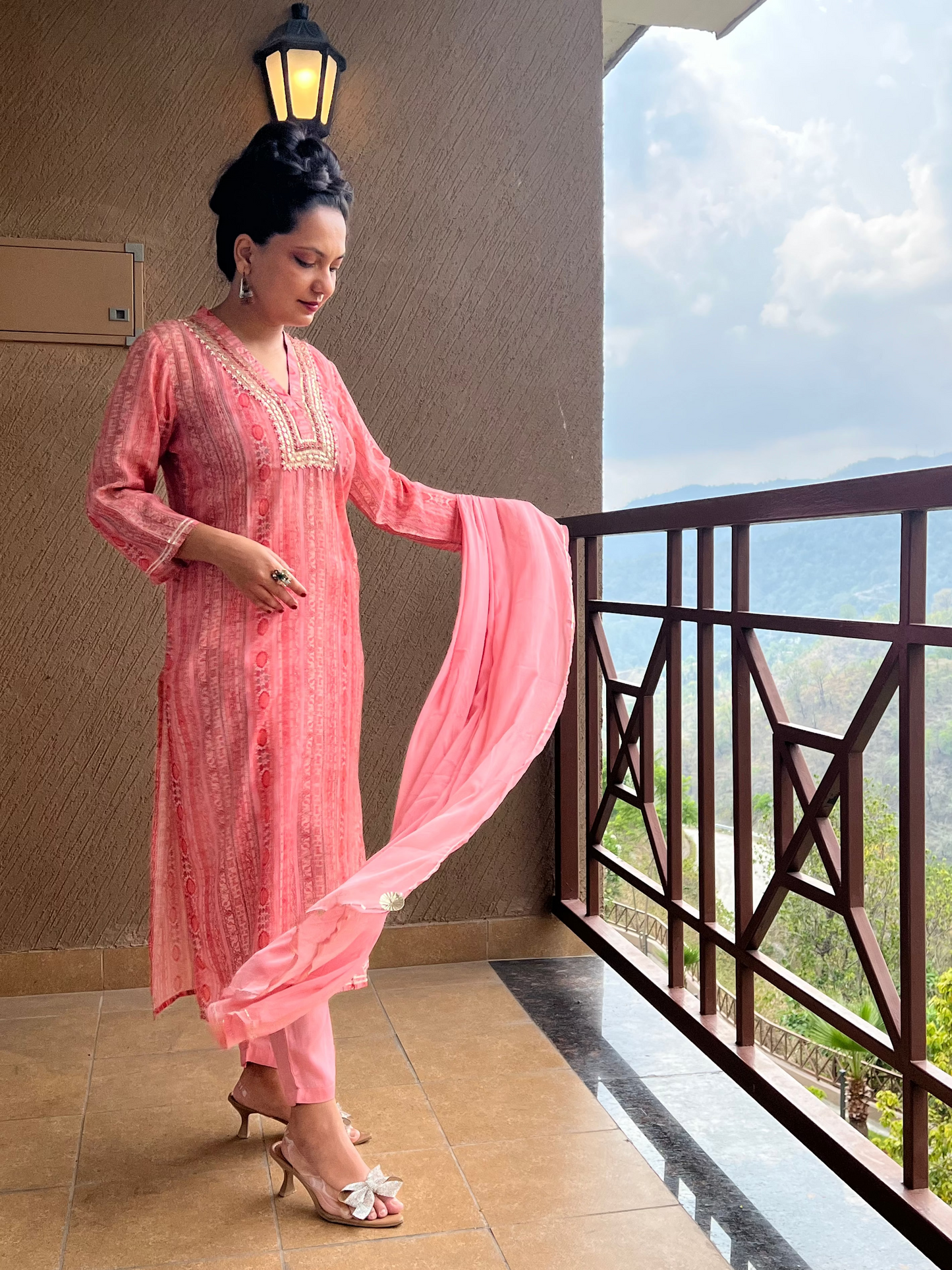 "Blush Pink Kurta Set with Dupatta in Chiffon – Rosé Meher "