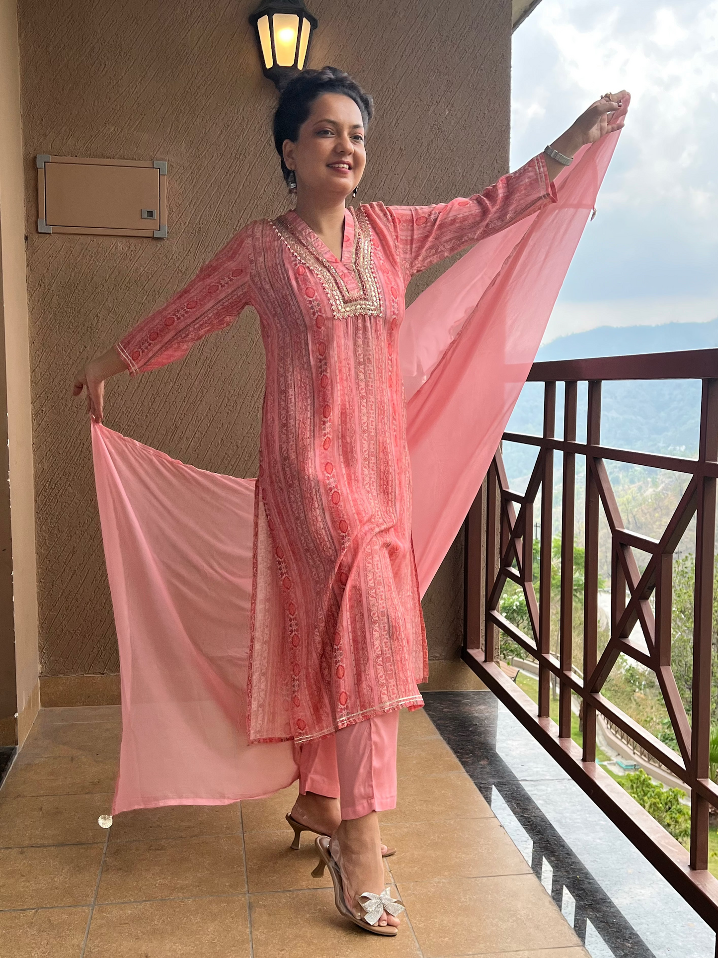 "Blush Pink Kurta Set with Dupatta in Chiffon – Rosé Meher "