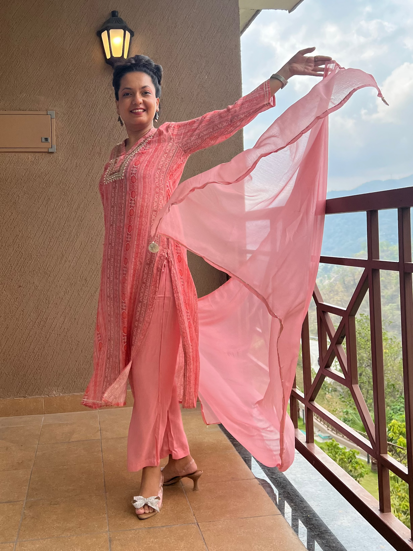 "Blush Pink Kurta Set with Dupatta in Chiffon – Rosé Meher "
