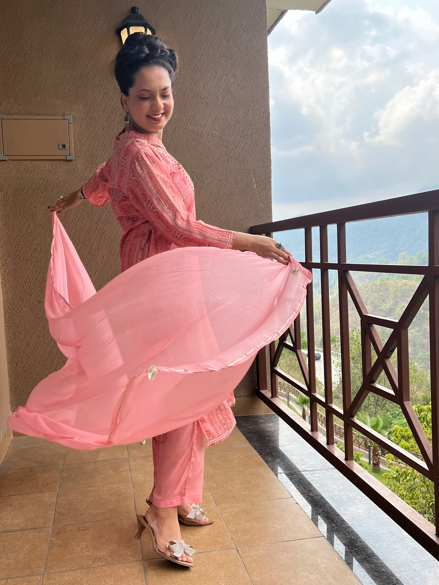 "Blush Pink Kurta Set with Dupatta in Chiffon – Rosé Meher "