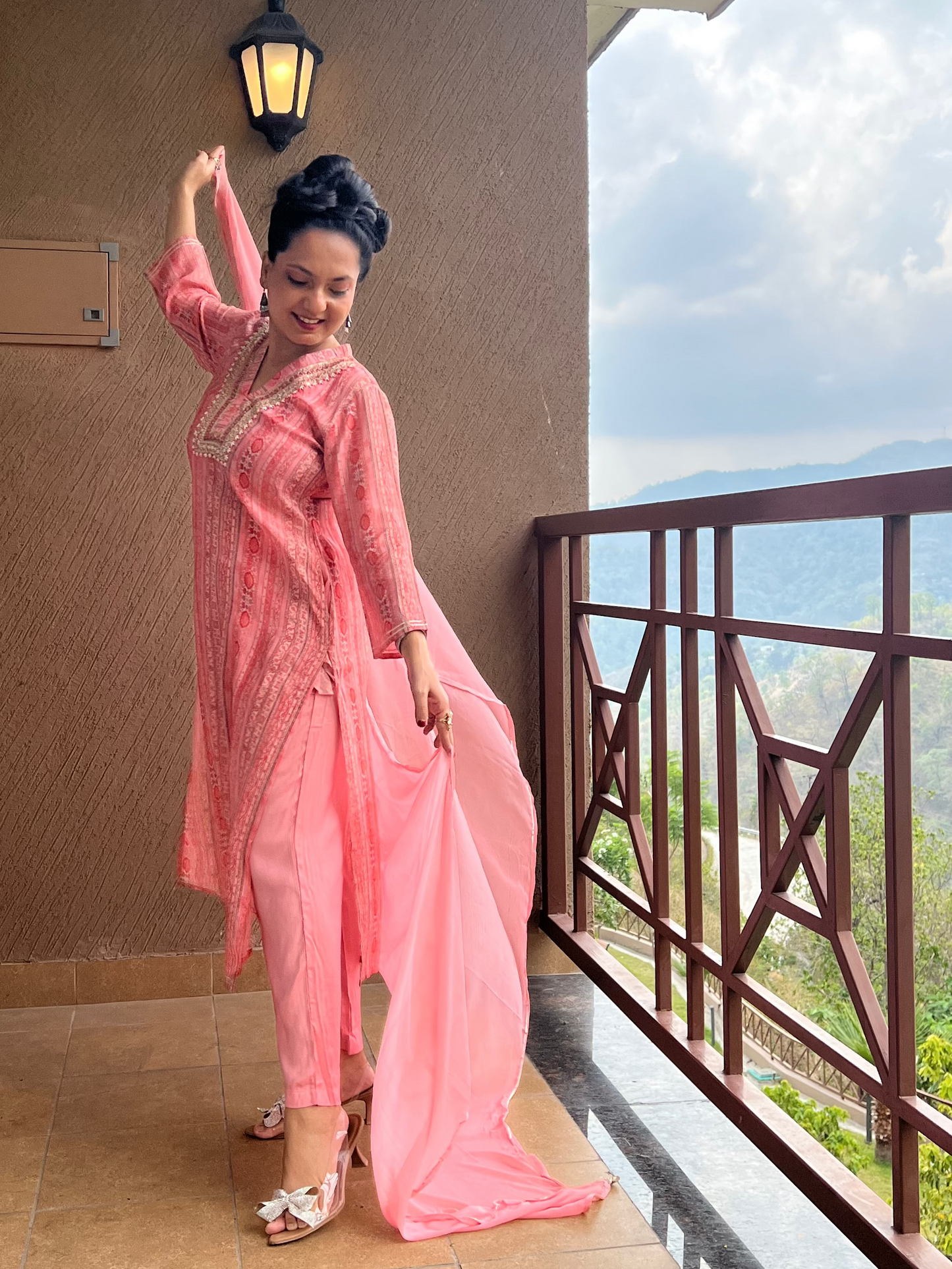 "Blush Pink Kurta Set with Dupatta in Chiffon – Rosé Meher "