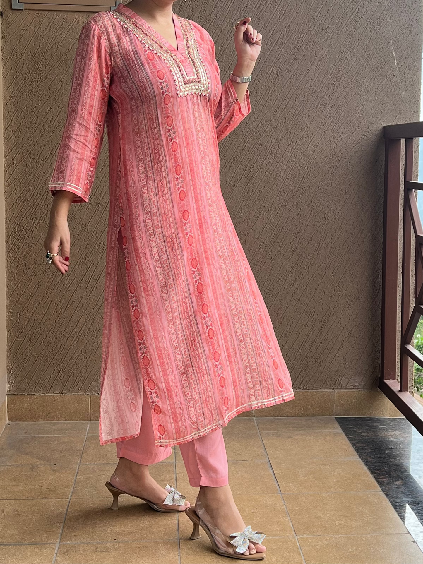 "Blush Pink Kurta Set with Dupatta in Chiffon – Rosé Meher "