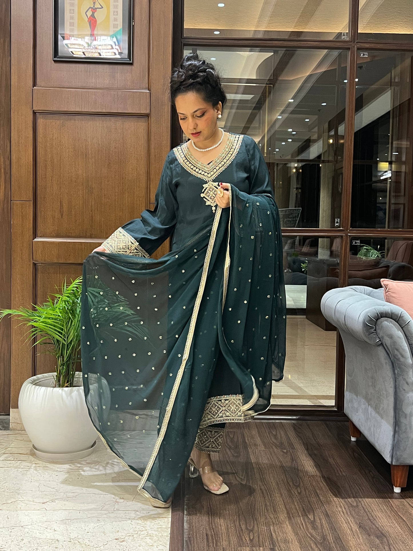 Zardozi Border Kurta Set in Cotton Silk – Emerald Noor