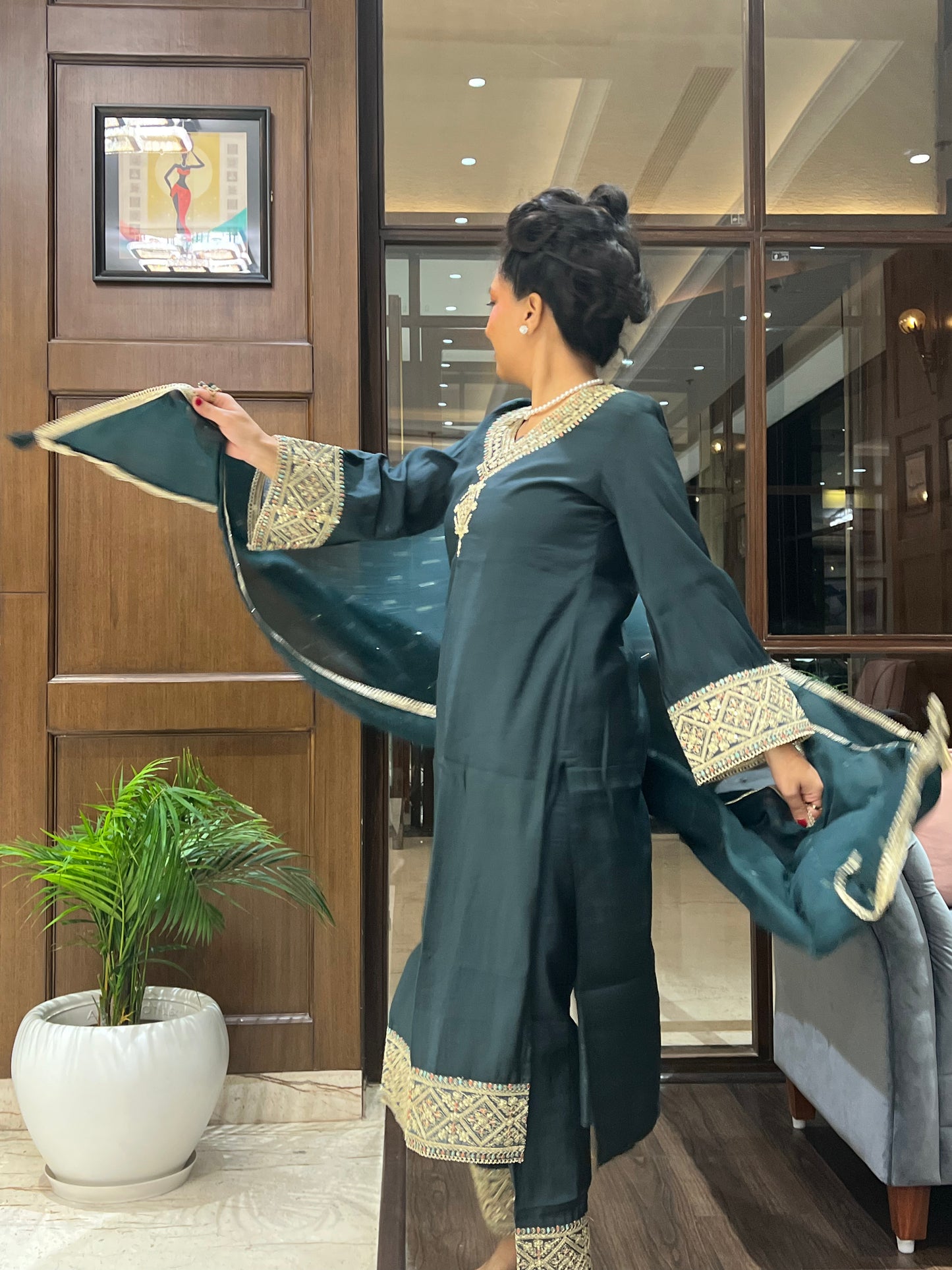 Zardozi Border Kurta Set in Cotton Silk – Emerald Noor