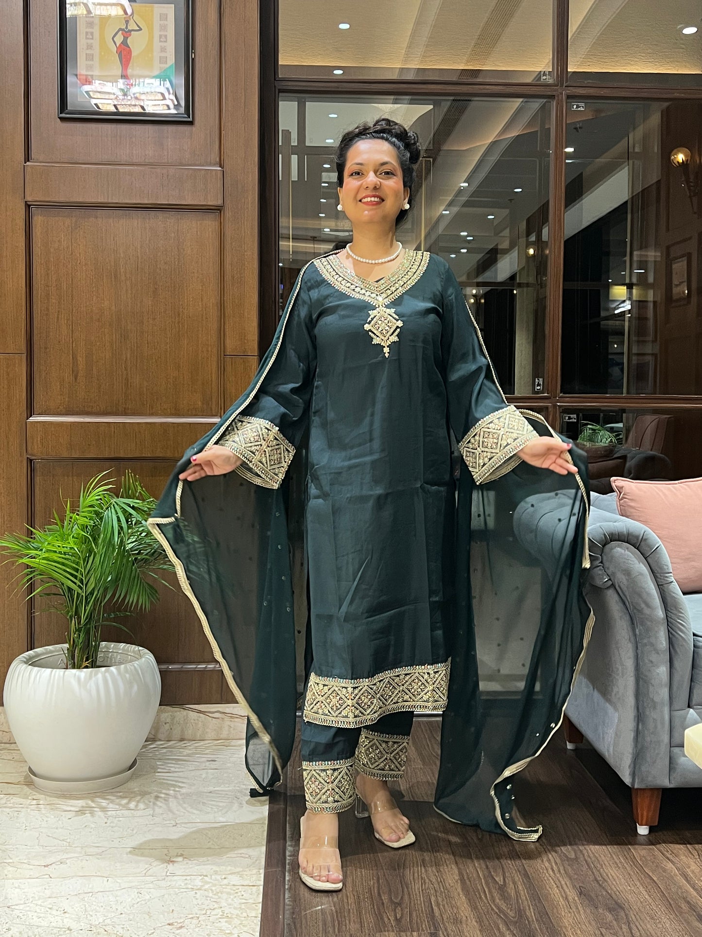 Zardozi Border Kurta Set in Cotton Silk – Emerald Noor