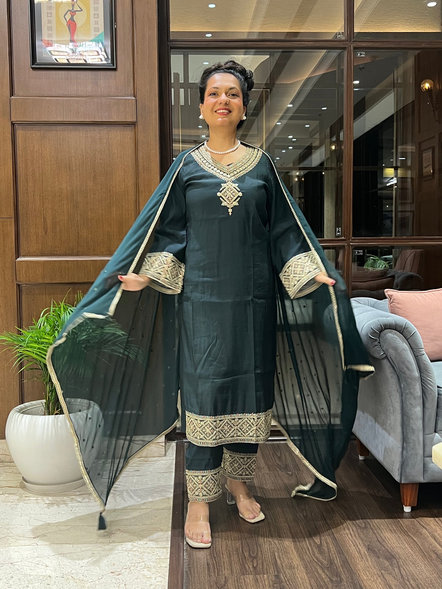 Zardozi Border Kurta Set in Cotton Silk – Emerald Noor