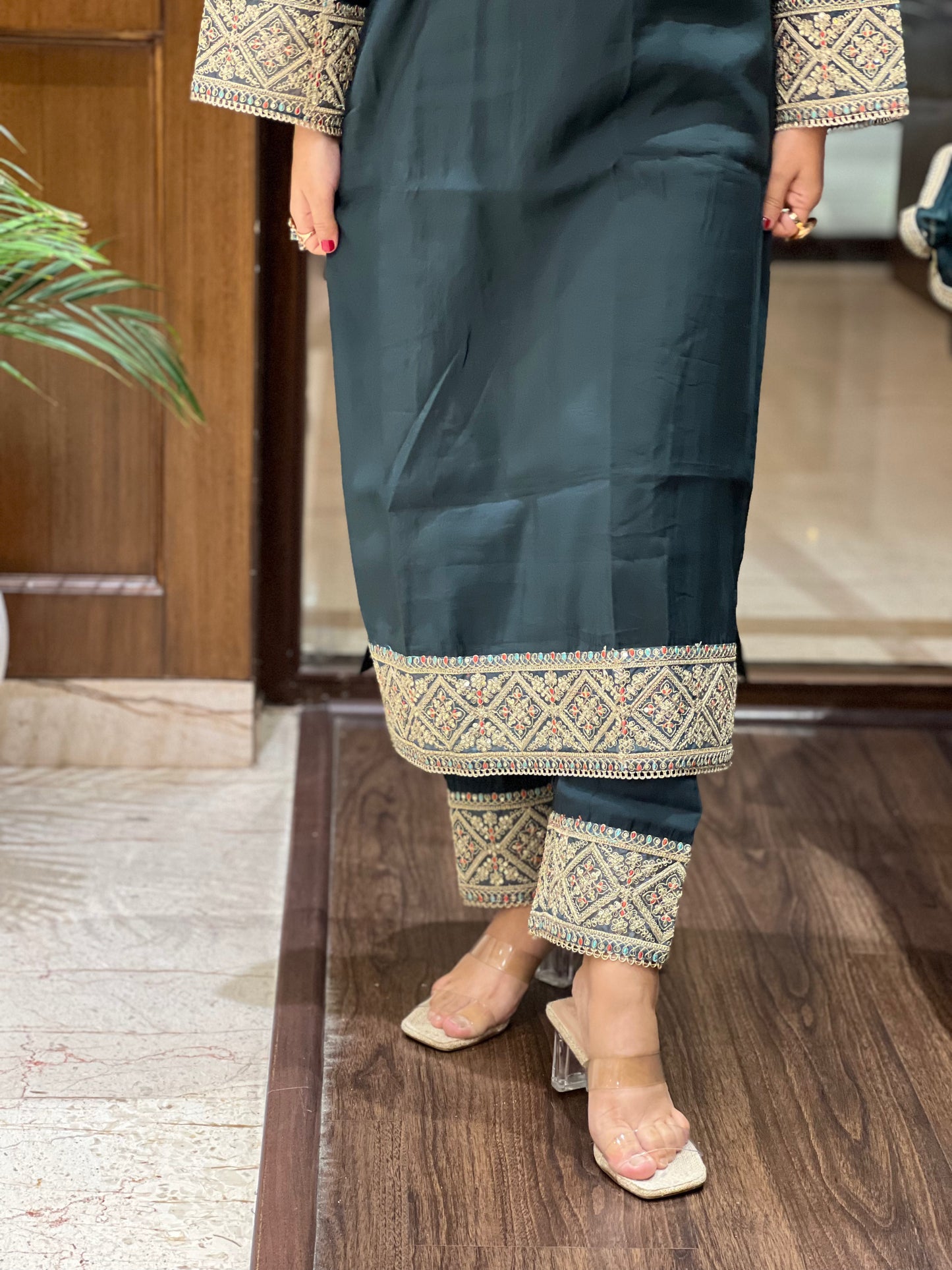 Zardozi Border Kurta Set in Cotton Silk – Emerald Noor