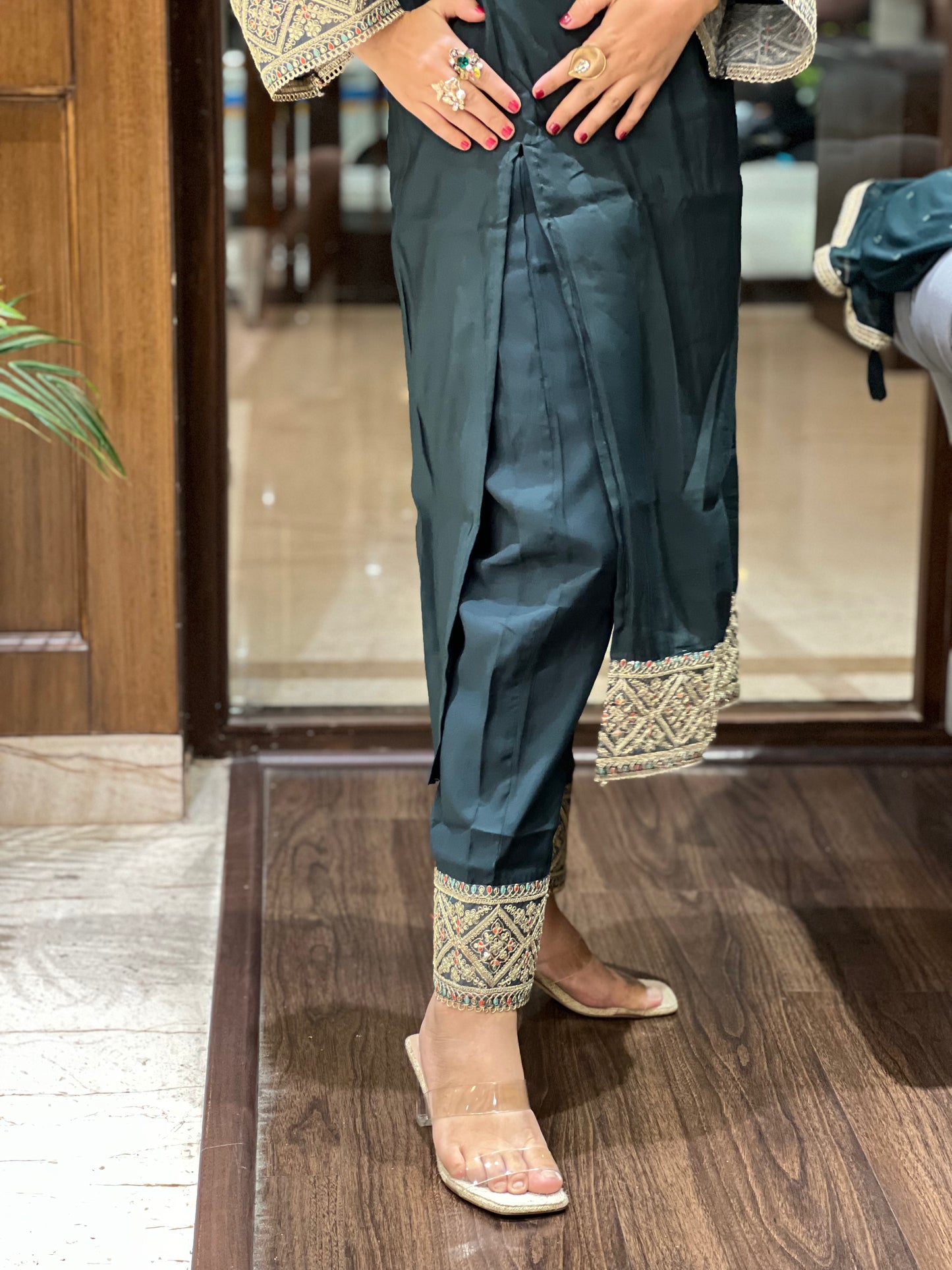Zardozi Border Kurta Set in Cotton Silk – Emerald Noor