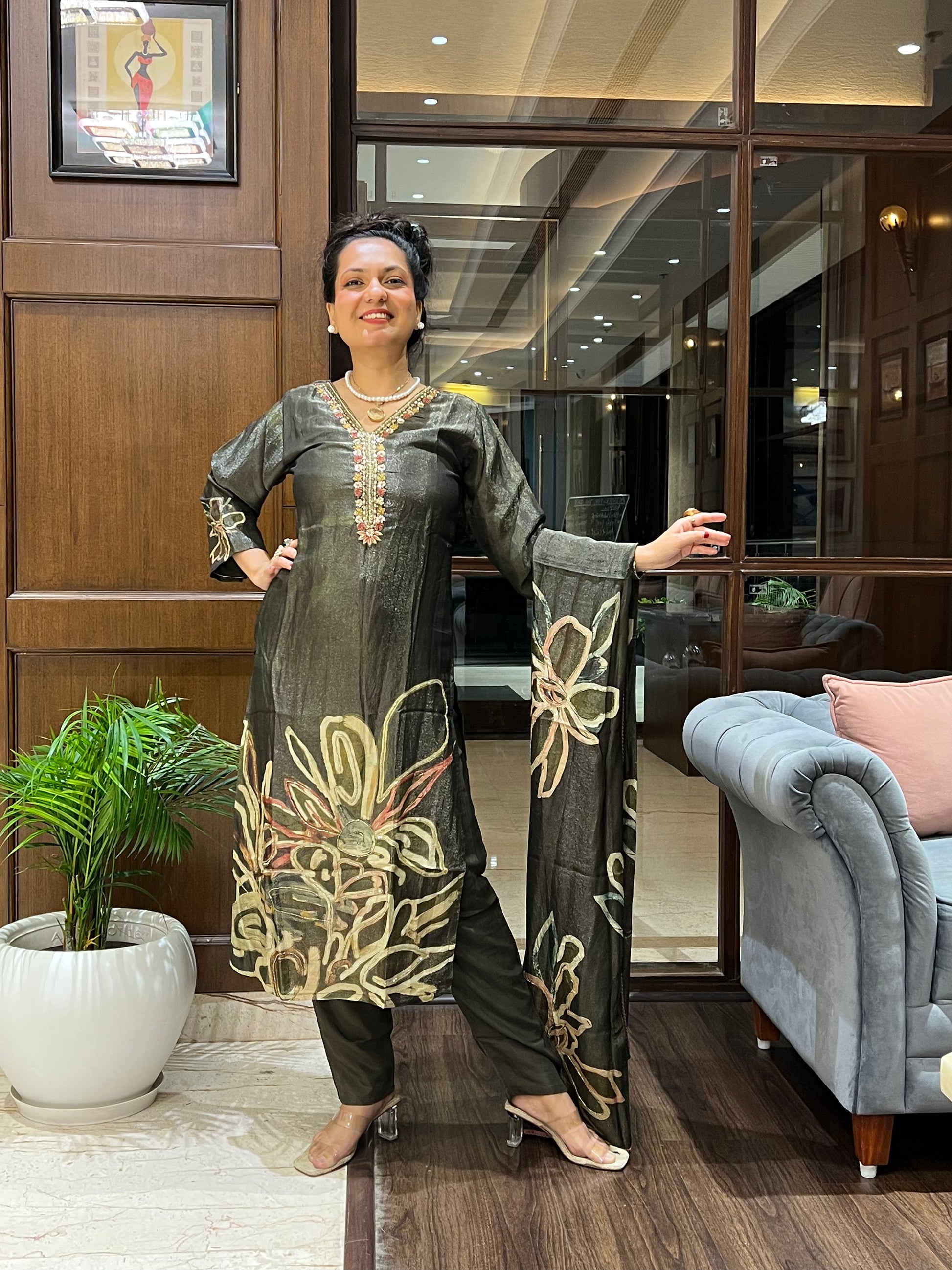 elegant ethnic kurta set for women